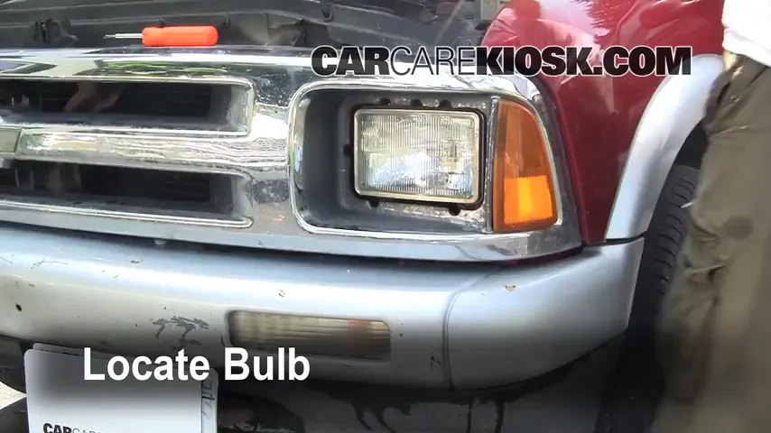 1995 Chevrolet Blazer LT 4.3L V6 (4 Door) Lights Headlight (replace bulb)